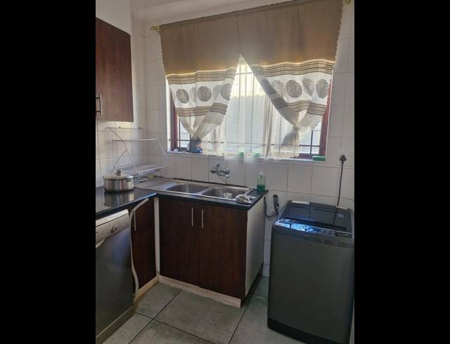 3 BEDROOM TOWNHOUSE FOR SALE IN ESCOMBE